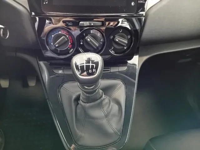 Lancia Ypsilon 1.0 FireFly S&S Hybrid Ecochic Gold PROMO SUMMER - Foto 13