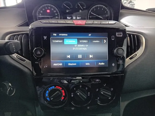 Lancia Ypsilon 1.0 FireFly S&S Hybrid Ecochic Gold PROMO SUMMER - Foto 14