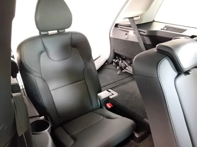 Volvo XC90 B5 (d) AWD automatico 7 posti Plus Bright PROMO - Foto 8