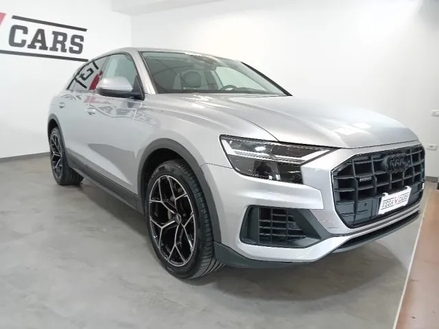 Audi Q8 55 TFSI quattro tiptronic Sport 22