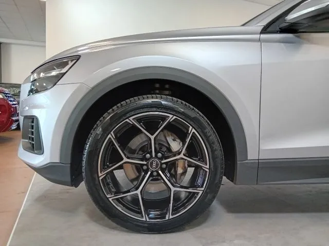 Audi Q8 55 TFSI quattro tiptronic Sport 22
