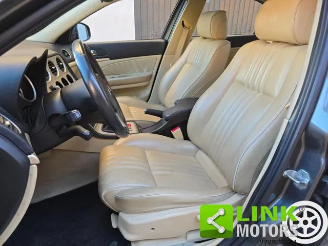 Alfa Romeo 159 159 3.2 JTS V6 24V Q4 Distinctive - Foto 4