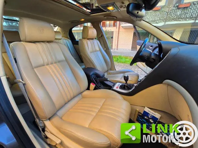 Alfa Romeo 159 159 3.2 JTS V6 24V Q4 Distinctive - Foto 10