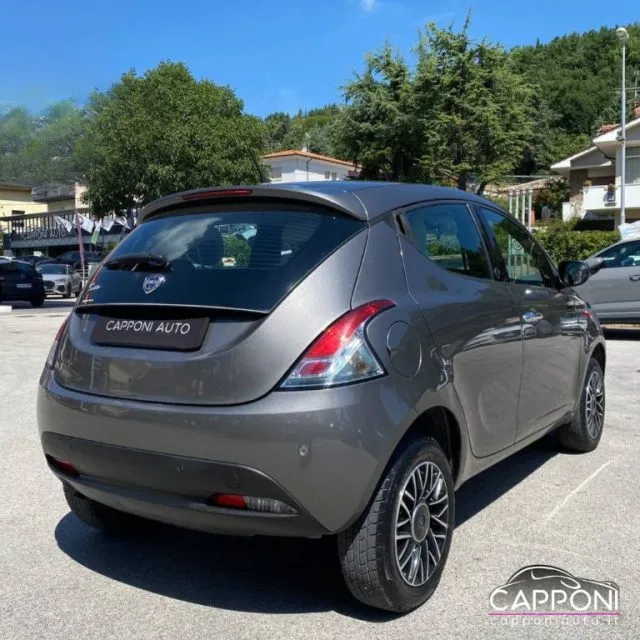 Lancia Ypsilon Ypsilon 0.9 T.Air 85CV 5p. Met.Ec. Elle - Foto 4