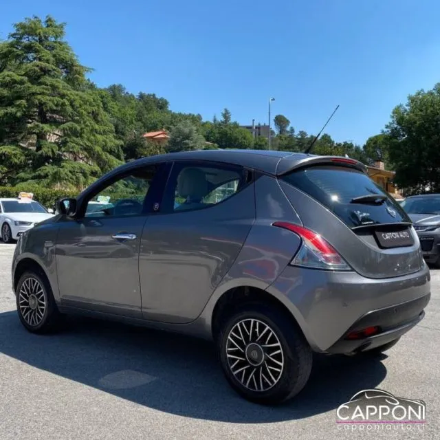 Lancia Ypsilon Ypsilon 0.9 T.Air 85CV 5p. Met.Ec. Elle - Foto 5