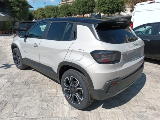 Jeep Avenger 1200 MHEV SUMMIT 110 CV AUTOM BICOLOR PACK WINTER - Foto 4