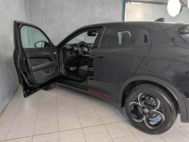 Alfa Romeo Junior 1.2 136 CV Hybrid eDCT6 Speciale - Foto 7