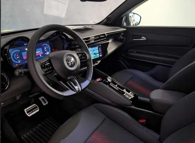 Alfa Romeo Junior 1.2 136 CV Hybrid eDCT6 Speciale - Foto 8