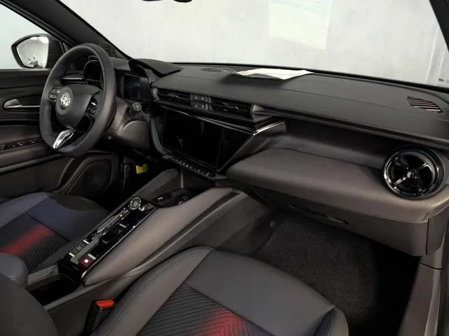 Alfa Romeo Junior 1.2 136 CV Hybrid eDCT6 Speciale - Foto 11