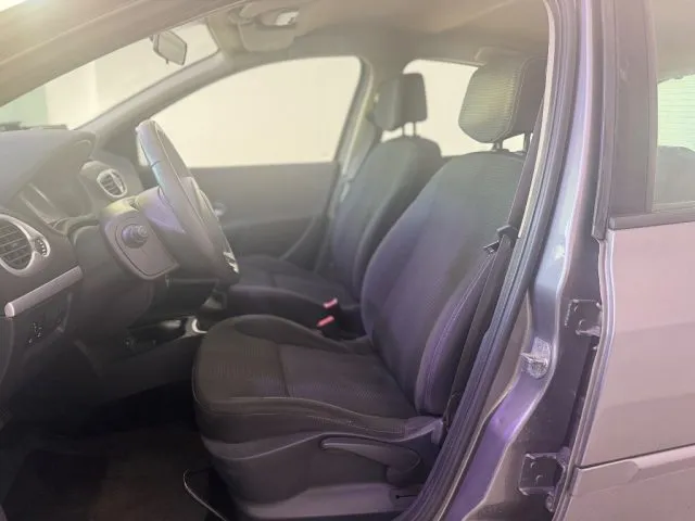 Renault Clio 1.2 16V 5 porte LuxeRY - Foto 9
