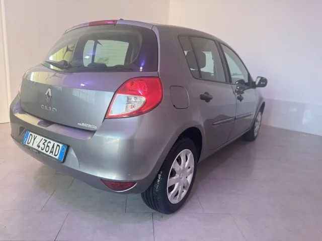 Renault Clio 1.2 16V 5 porte LuxeRY - Foto 10