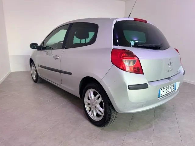 Renault Clio 1.2 16V 3 porte Le Iene - Foto 8