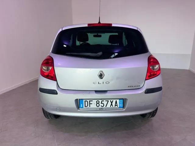 Renault Clio 1.2 16V 3 porte Le Iene - Foto 9