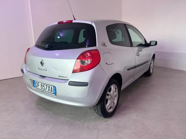 Renault Clio 1.2 16V 3 porte Le Iene - Foto 10
