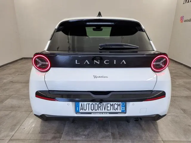 Lancia Ypsilon Hybrid e-DCT LX - Foto 3