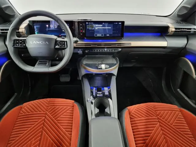 Lancia Ypsilon Hybrid e-DCT LX - Foto 6