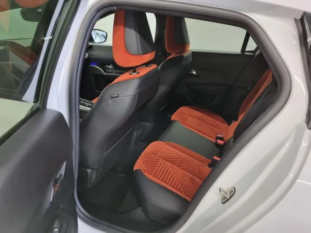 Lancia Ypsilon Hybrid e-DCT LX - Foto 10