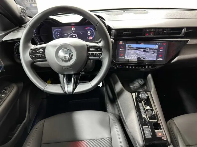 Alfa Romeo Junior 1.2 145 CV Hybrid eDCT6 Q4 - Foto 13