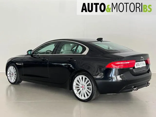 Jaguar XE 2.0 D 240 CV AWD aut. Portfolio - Foto 6