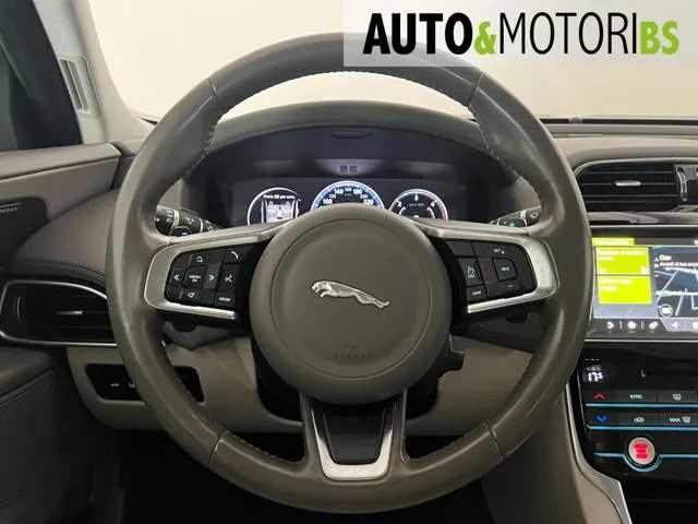 Jaguar XE 2.0 D 240 CV AWD aut. Portfolio - Foto 11