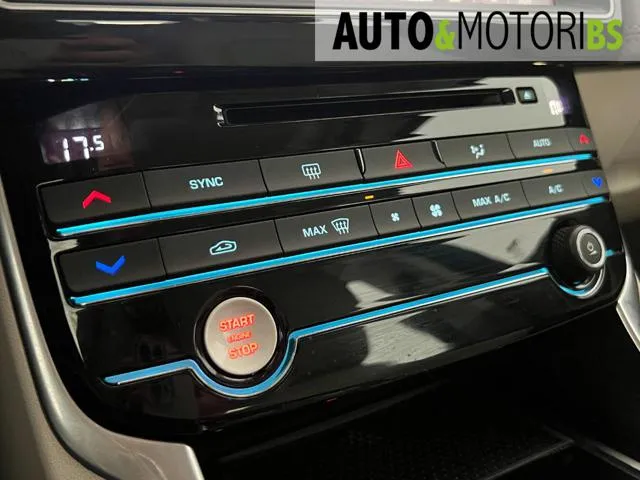 Jaguar XE 2.0 D 240 CV AWD aut. Portfolio - Foto 13