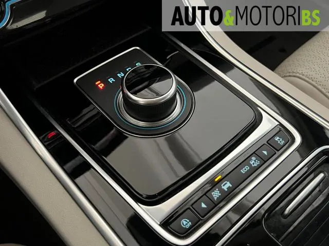 Jaguar XE 2.0 D 240 CV AWD aut. Portfolio - Foto 14