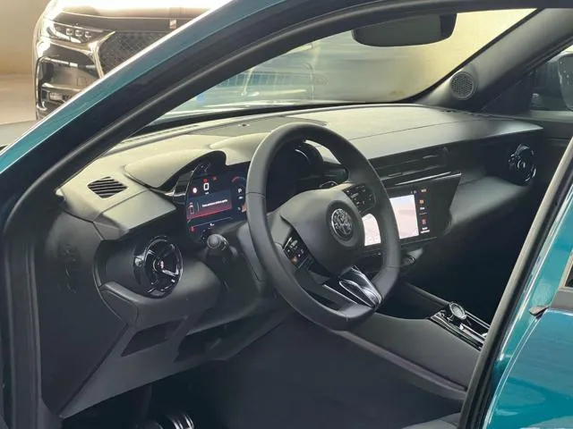 Alfa Romeo Junior 1.2 145 CV Hybrid eDCT6 Speciale PACK TECHNO - Foto 7