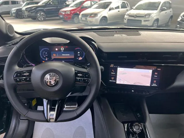 Alfa Romeo Junior 1.2 145 CV Hybrid eDCT6 Speciale PACK TECHNO - Foto 9