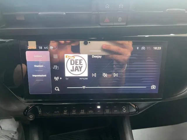 Alfa Romeo Junior 1.2 145 CV Hybrid eDCT6 Speciale PACK TECHNO - Foto 13