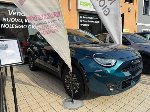 Fiat 600 Hybrid 110 CV DCT MHEV Business - Foto 2