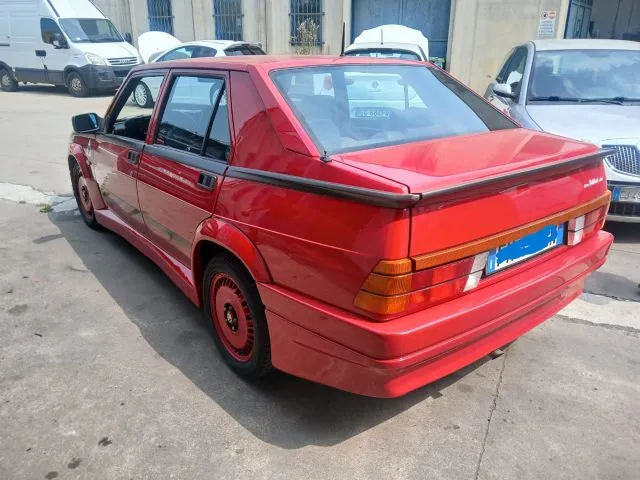 Alfa romeo 75 - dettaglio 3