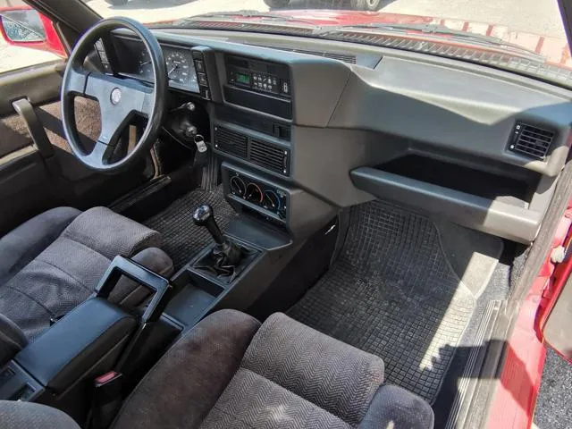 Alfa romeo 75 - dettaglio 12