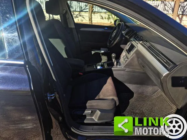 Volkswagen Passat Variant 1.6 TDI Business BlueMotion Technology - Foto 12