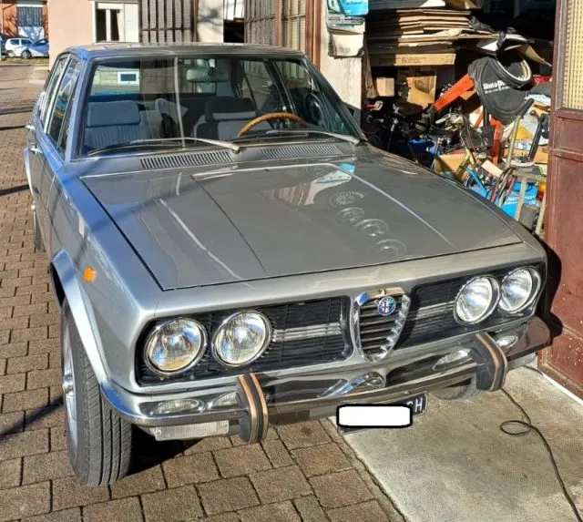 Alfa romeo alfetta - dettaglio 1