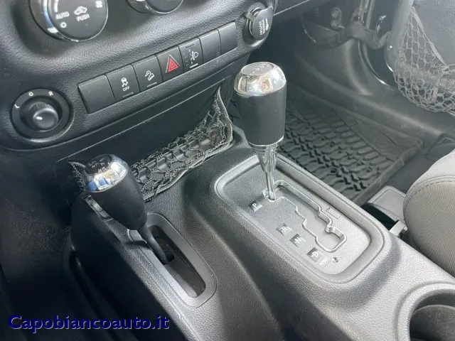 Jeep Wrangler 2.8 CRD DPF RUBICON AUTOMATICO - Foto 14