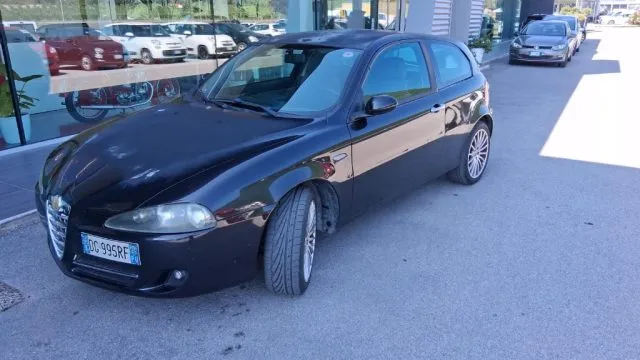 Alfa romeo 147 - dettaglio 1