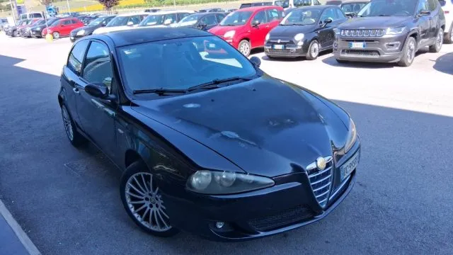 Alfa romeo 147 - dettaglio 3