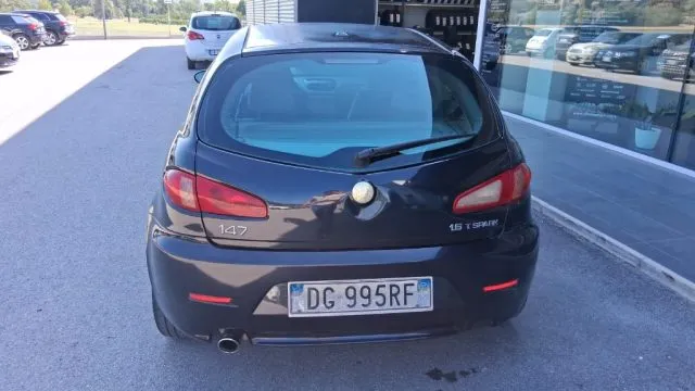Alfa romeo 147 - dettaglio 4
