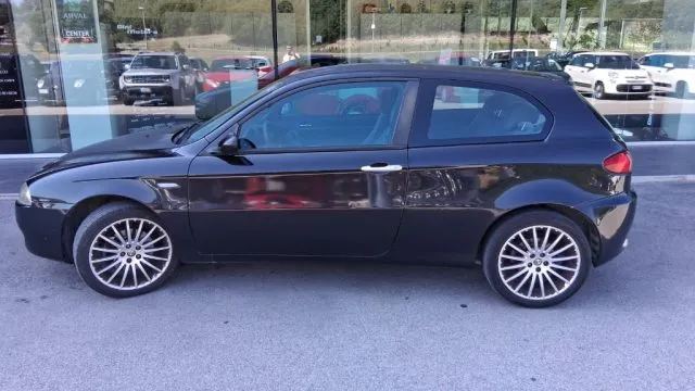 Alfa romeo 147 - dettaglio 6