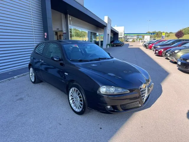 Alfa romeo 147 - dettaglio 11