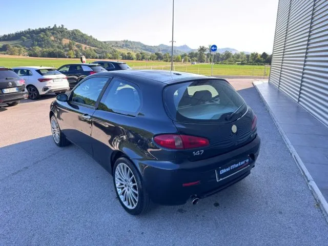 Alfa romeo 147 - dettaglio 15