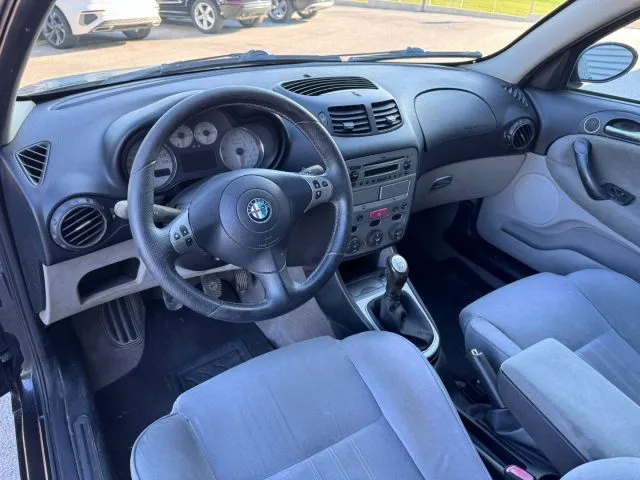 Alfa romeo 147 - dettaglio 18