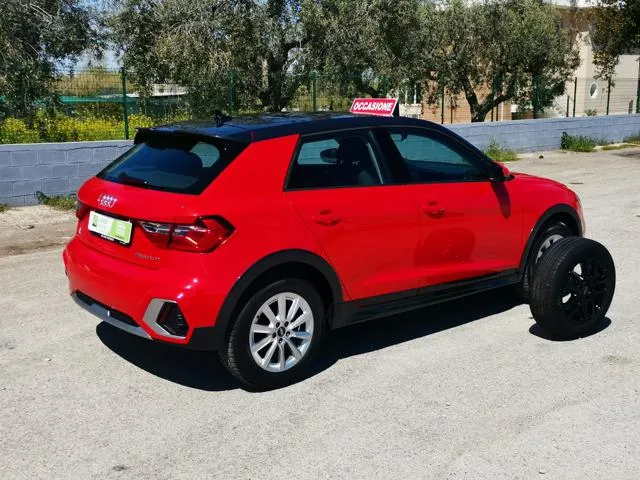 Audi A1 Citycarver 25 TFSI 95cv Tagliandata NEOPATENTATI - Foto 2