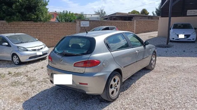 Alfa romeo 147 - dettaglio 7