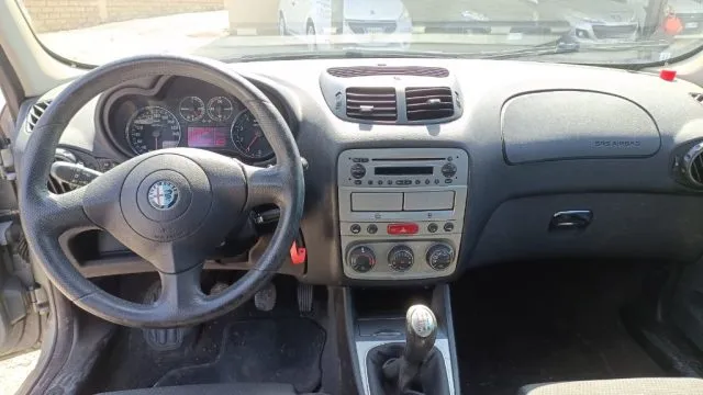 Alfa romeo 147 - dettaglio 13