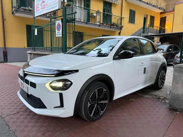 Lancia Ypsilon Hybrid e-DCT - Foto 2