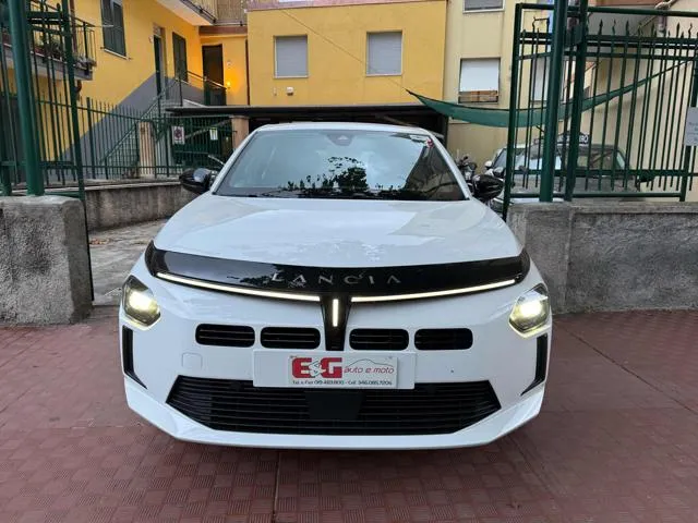 Lancia Ypsilon Hybrid e-DCT - Foto 3