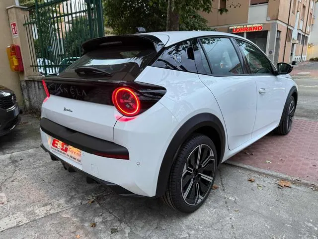 Lancia Ypsilon Hybrid e-DCT - Foto 7