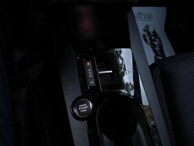 Lancia Ypsilon Hybrid e-DCT - Foto 12