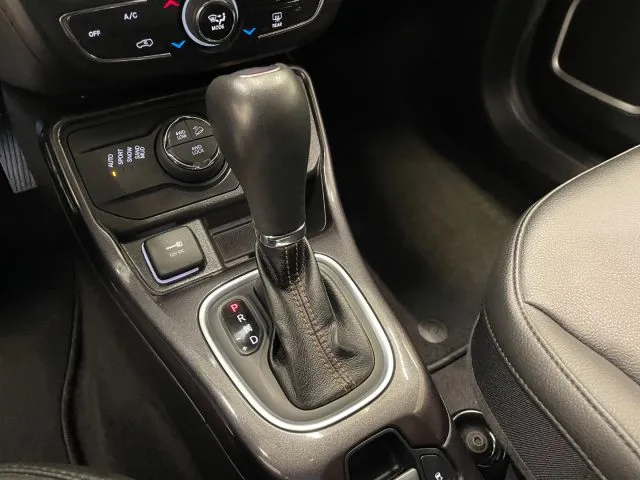 Jeep Compass 1.3 Turbo T4 PHEV AT6 4xe Limited Plug in 190CV - Foto 9